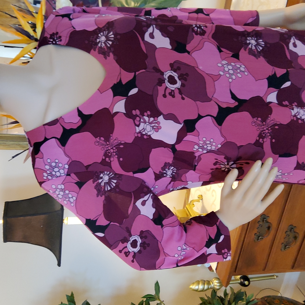 Floral Top - Picture 3 of 10